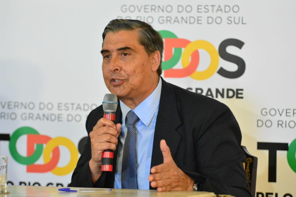 Secret&aacute;rio da Fazenda culpa incha&ccedil;o da m&aacute;quina p&uacute;blica e garante que Estado "faz o m&aacute;ximo que pode"