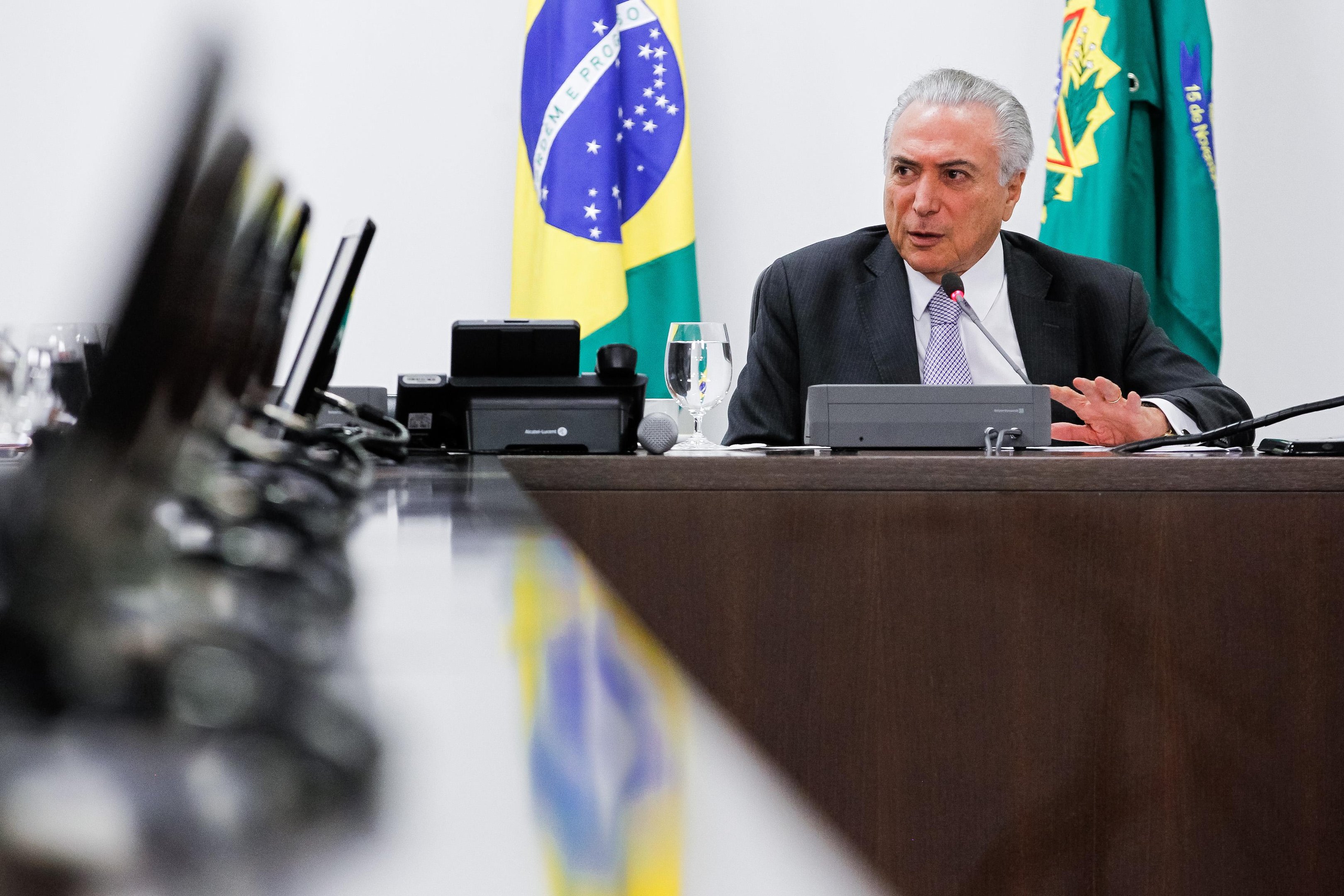 Presidente em exerc&iacute;cio afirma que o governo n&atilde;o interfere no processo