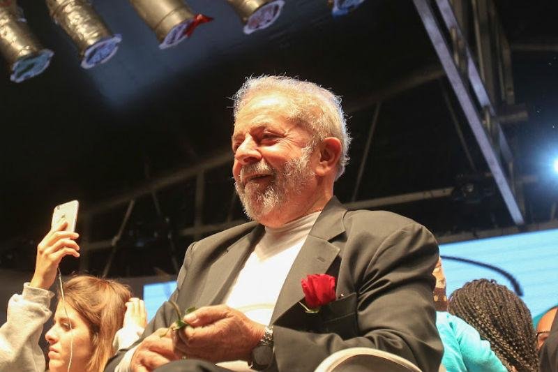 Ex-presidente voltou a criticar "golpe" contra Dilma e criticou "vazamentos da imprensa contra o PT"