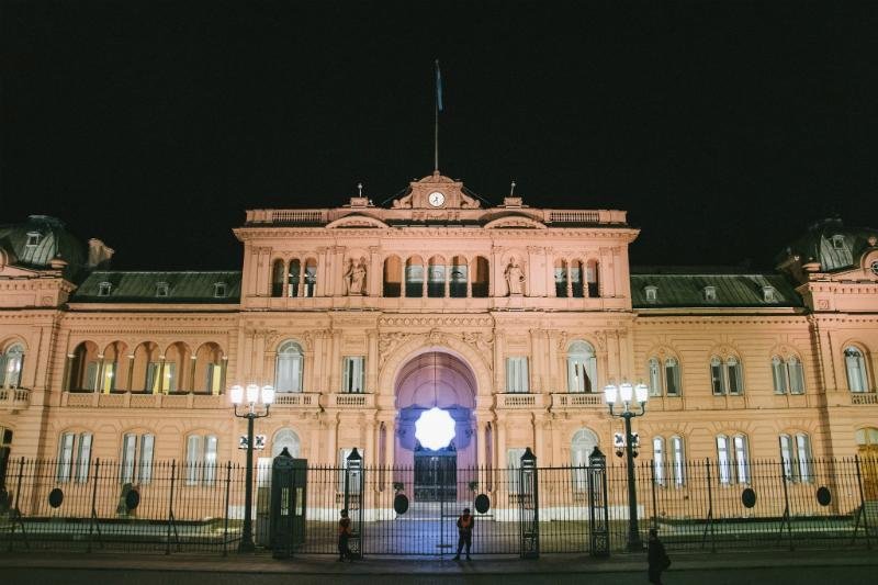 Dois jovens s&atilde;o detidos na Argentina por amea&ccedil;arem Macri e Casa Rosada 