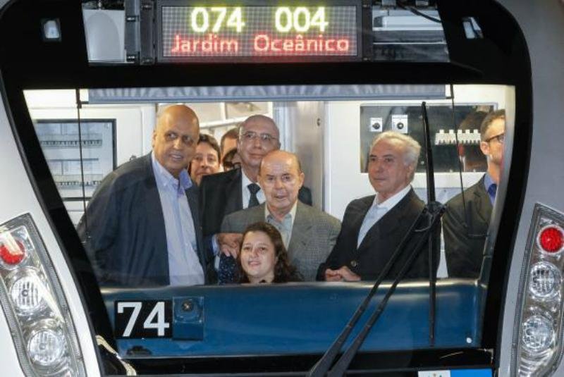 Temer inaugura nova linha de metr&ocirc; no Rio e diz que Jogos unificar&atilde;o pa&iacute;s