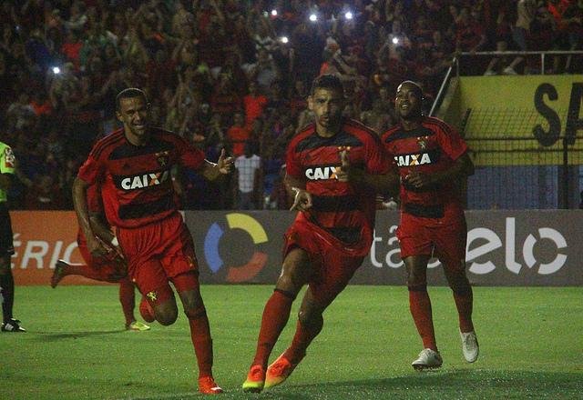 Diego Souza marcou um dos gols da vit&oacute;ria do Sport