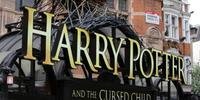 Novo livro de Harry Potter é lançado com festa global