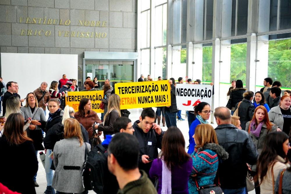 Servidores do Detran foram mostrar os pleitos da categoria para os deputados