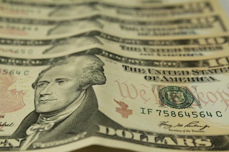 Sa&iacute;da de d&oacute;lares supera entrada em US$ 9,111 bilh&otilde;es no ano at&eacute; julho