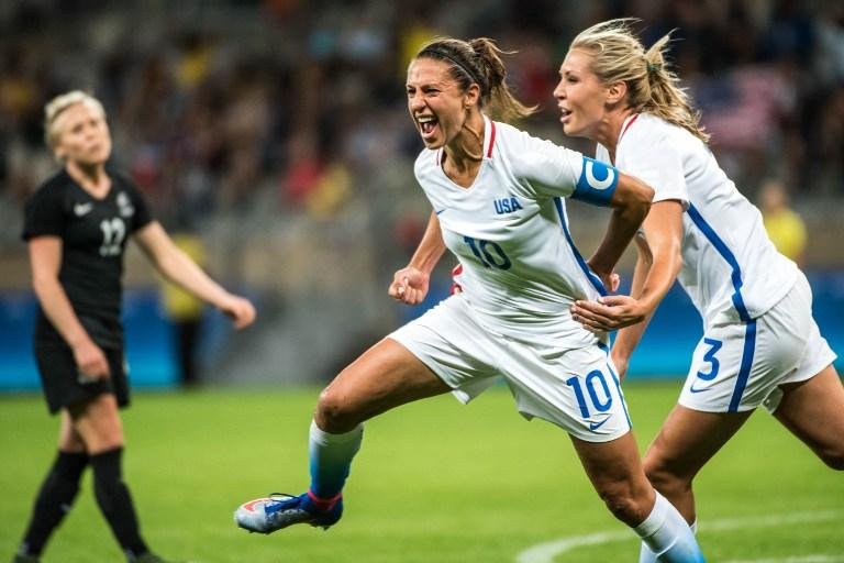 Vaias da torcida incomodaram Hope Solo mais que o ataque advers&aacute;rio na vit&oacute;ria por 2 a 0