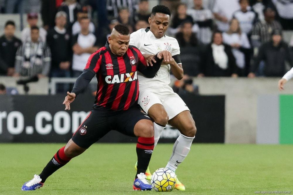 Tim&atilde;o pecou nas finaliza&ccedil;&otilde;es em jogo equilibrado e est&aacute; amea&ccedil;ado por Gr&ecirc;mio e Palmeiras