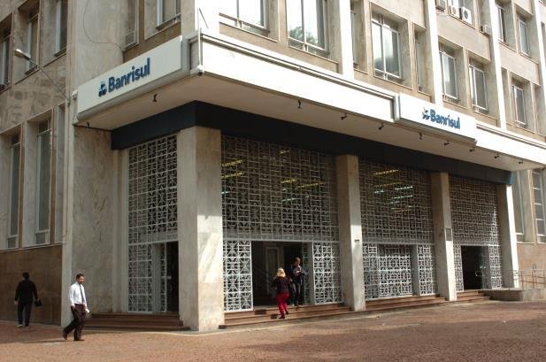 Justi&ccedil;a revoga decis&atilde;o e determina que bancos abram se houver policiamento