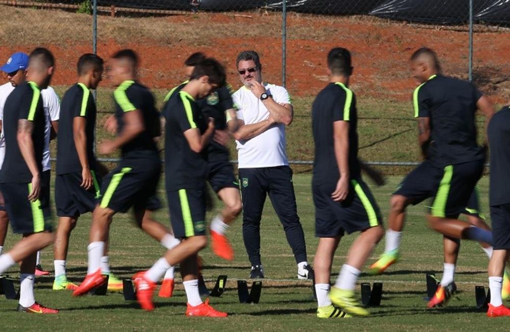 Sele&ccedil;&atilde;o masculina estreia na olimp&iacute;ada contra &Aacute;frica do Sul