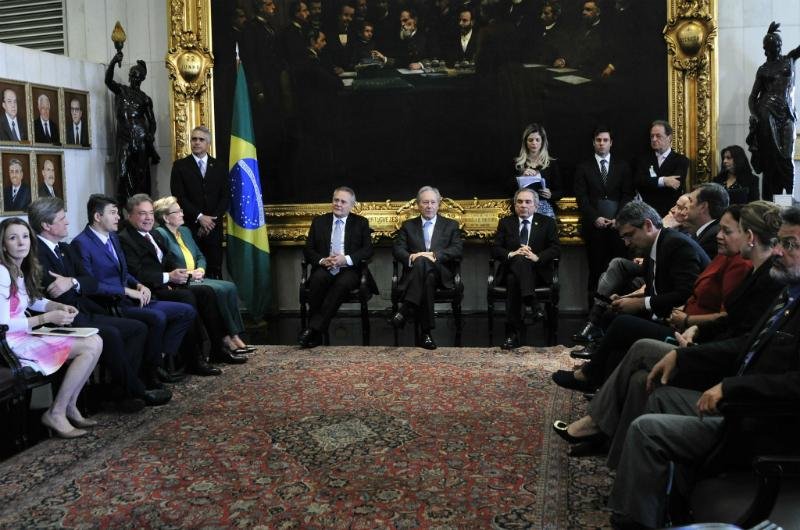 Lewandowski se re&uacute;ne com senadores para definir pr&oacute;xima fase do impeachment	
