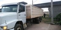 Caminhão foi abandonado após derrubar o muro do presídio de Pelotas