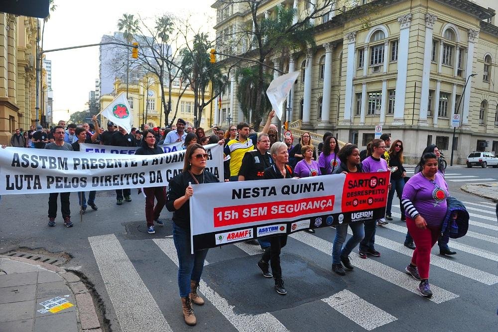 Caminhada percorreu principais ruas do Centro de Porto Alegre
