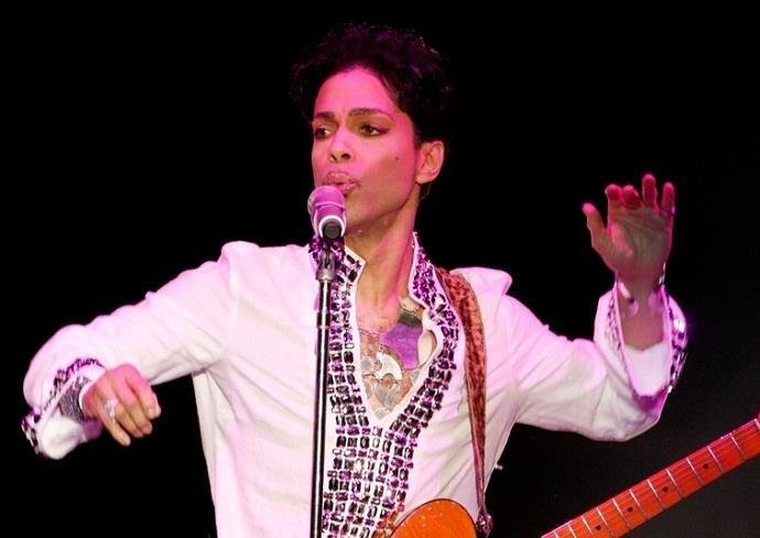 Banco quer vender mans&atilde;o de Prince, mas fam&iacute;lia tentar&aacute; impedir