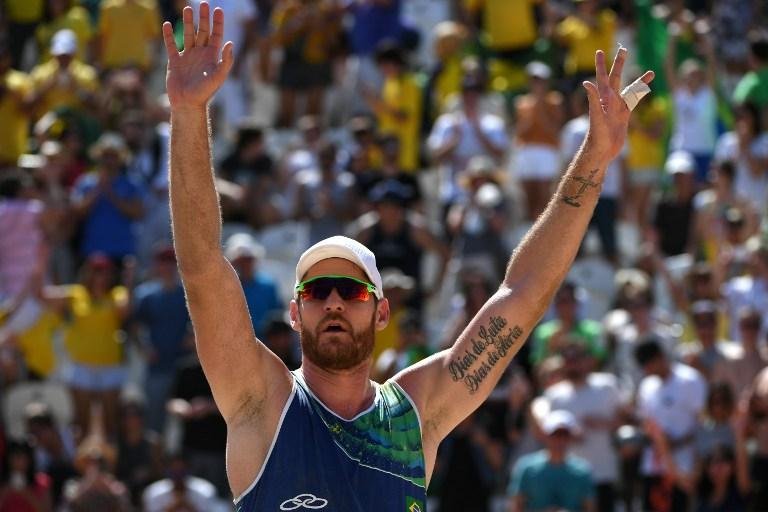 Dupla brasileira Alison e Bruno vence Canad&aacute; no v&ocirc;lei de praia masculino