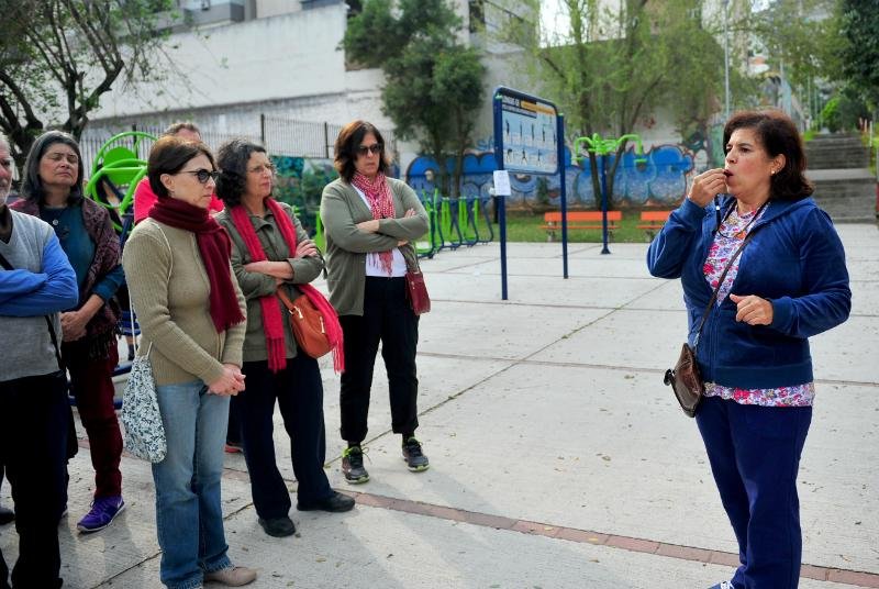 Projeto "Vizinhan&ccedil;a Vigilante" usa apito para promover alertas para moradores de Porto Alegre