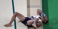 Ginasta francês quebra perna em prova classificatória de salto