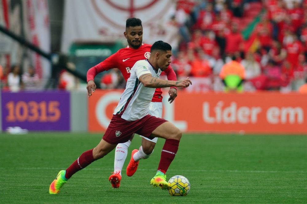 O contestado Fernando Bob marcou o gol de empate que garantiu o segundo ponto de Falc&atilde;o em cinco jogos