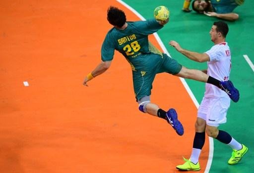 Brasil estreia com vit&oacute;ria no handebol masculino