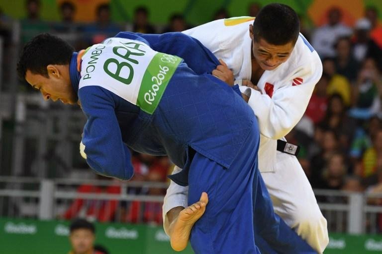 Alex Pombo leva yuko no &uacute;ltimo segundo e cai na estreia
