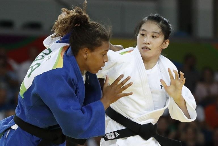 Rafaela Silva derruba vice-l&iacute;der do ranking