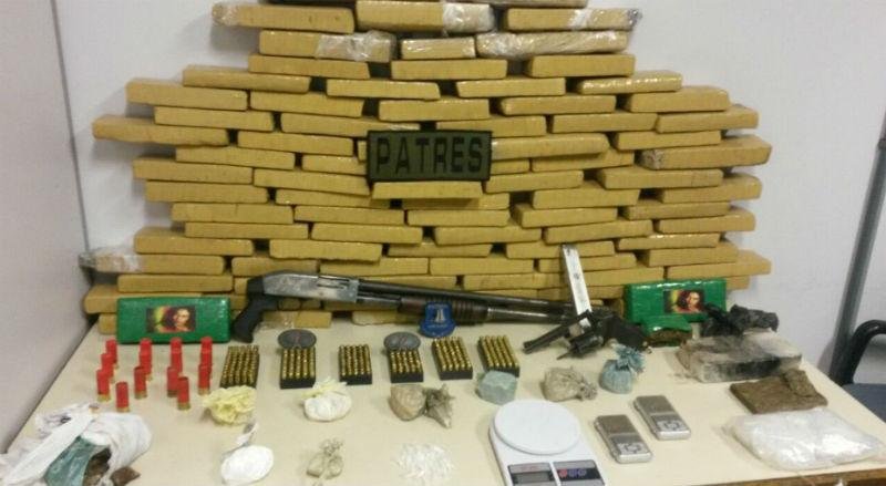 Trio &eacute; preso com mais de 60 quilos de maconha em Porto Alegre 