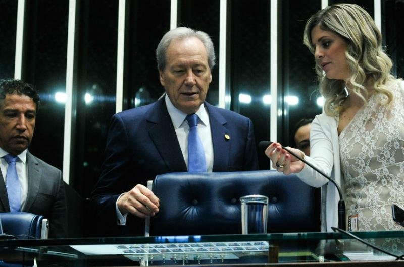 Senado come&ccedil;a a decidir se Dilma vai a julgamento