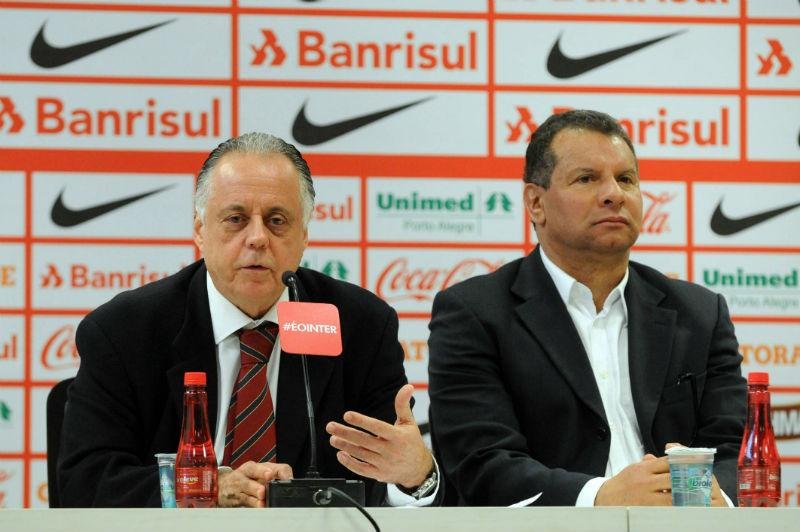 Carvalho prega unidade e forma for&ccedil;a-tarefa para tirar Inter da crise	