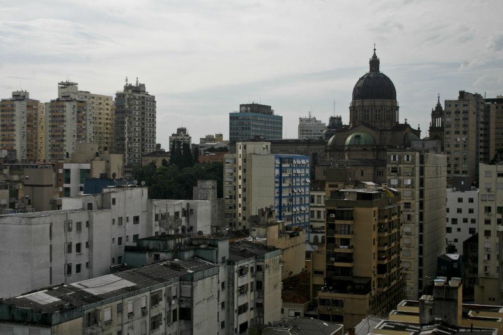Quarta ser&aacute; de sol e chuva pelo Estado