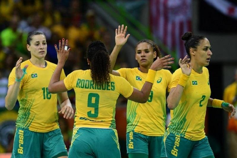 Brasil perde para Espanha no handebol feminino