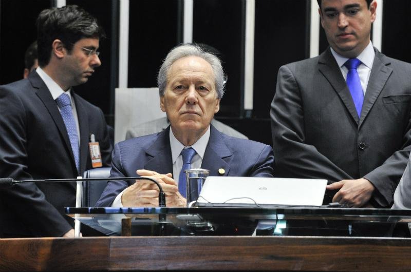 Senadores elogiam postura de Lewandowski durante sess&atilde;o