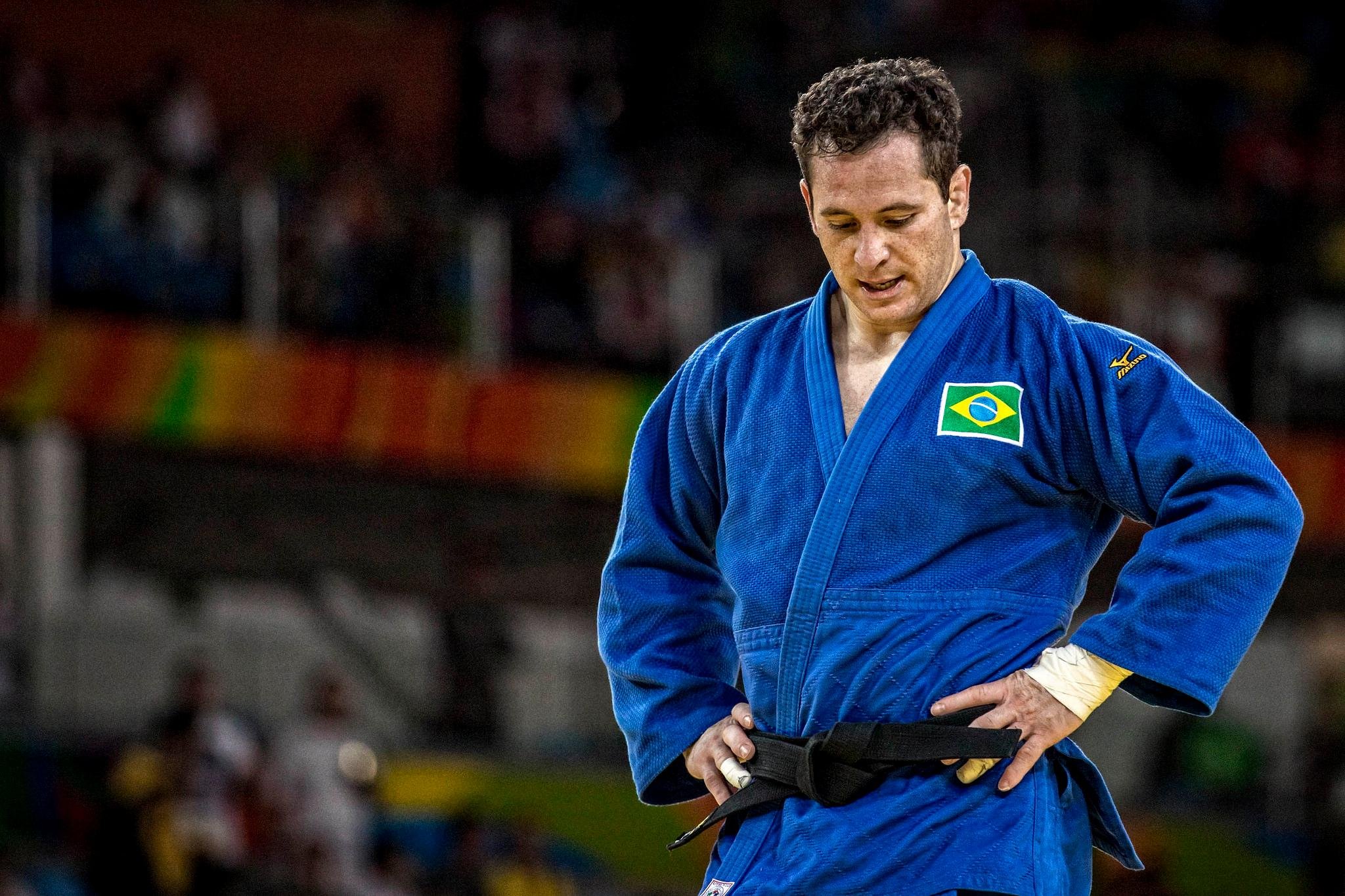 Tiago Camilo perde e est&aacute; fora da disputa por medalha na Olimp&iacute;ada