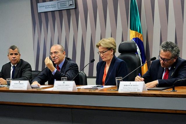 No Senado, Padilha diz que Desenvolvimento Agr&aacute;rio voltar&aacute; a ser minist&eacute;rio 