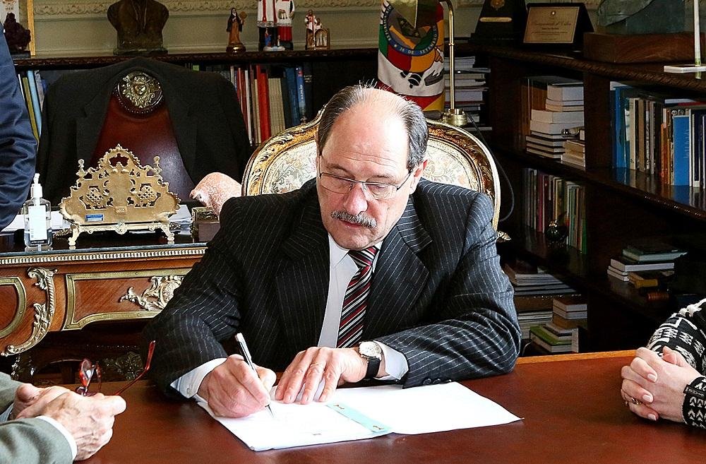 Deputados de oposi&ccedil;&atilde;o v&atilde;o pedir investiga&ccedil;&atilde;o do TCE sobre fluxo de caixa no governo Sartori