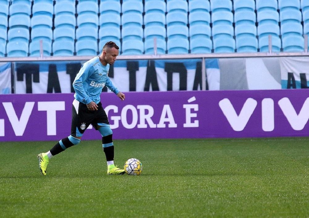 A tend&ecirc;ncia &eacute; que Everton comece a partida como titular