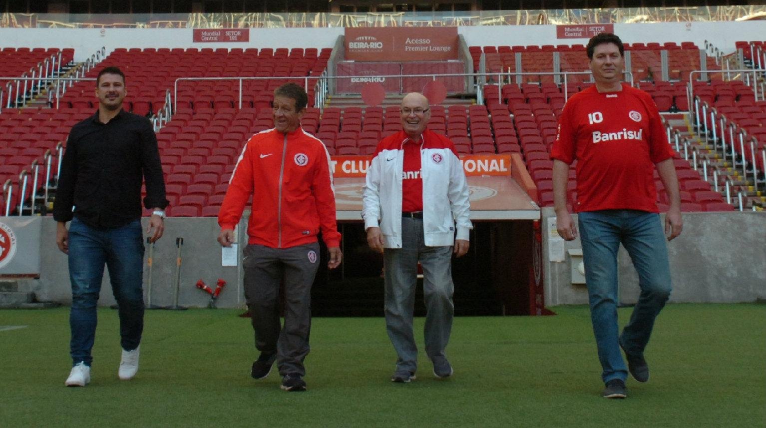 O zagueiro &Iacute;ndio, o massagista Juares, o dirigente Gelson Pires e o torcedor Jorge Ferreira contam as lembran&ccedil;as de 2006