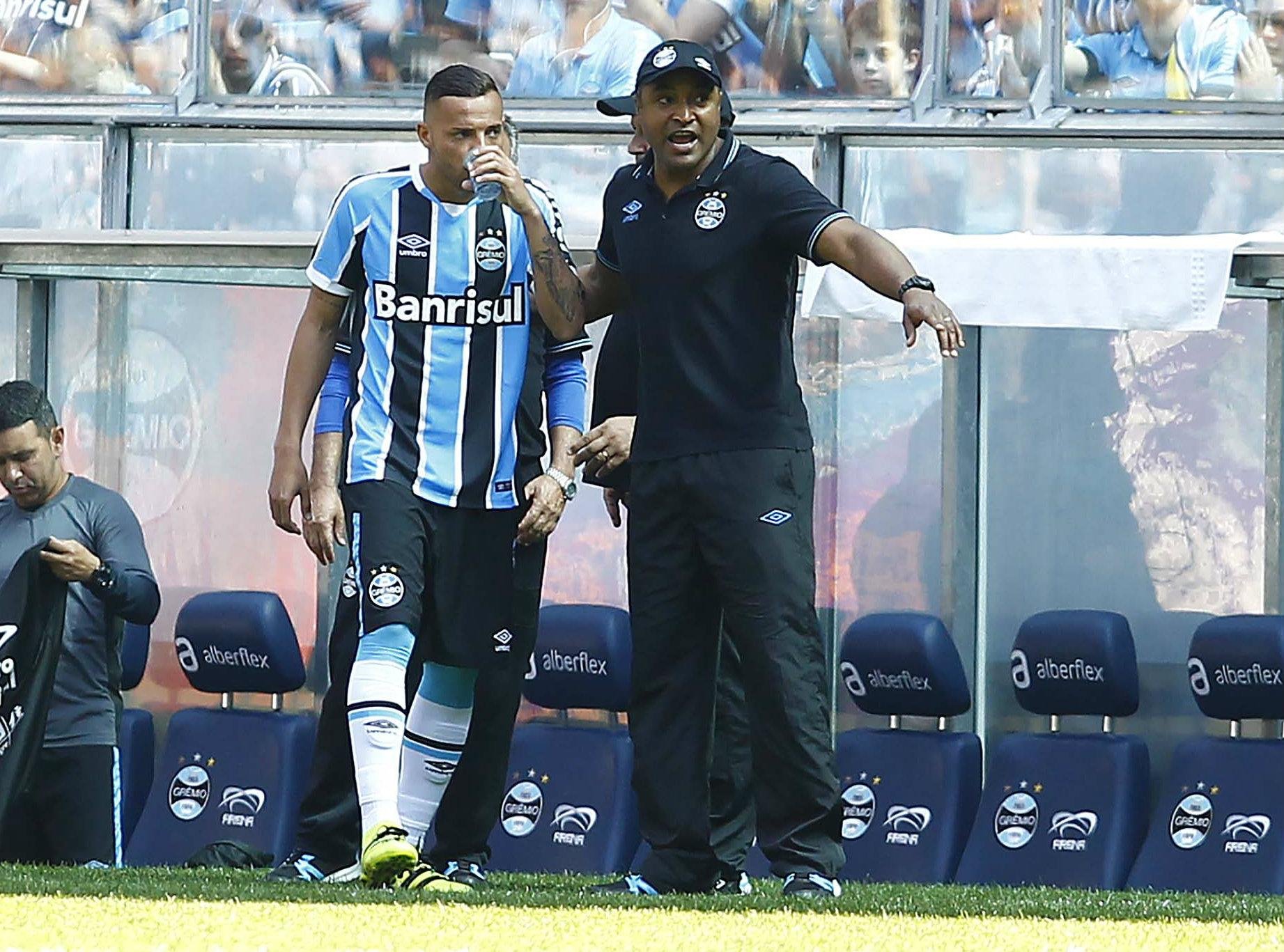 Roger destacou evolu&ccedil;&atilde;o na press&atilde;o sobre a bola