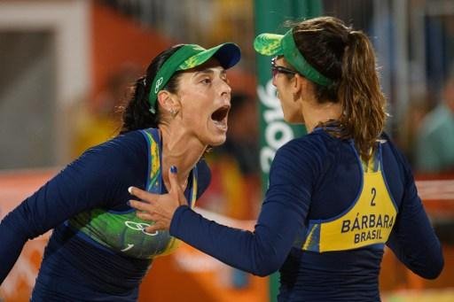 &Aacute;gatha e B&aacute;rbara venceram dupla da R&uacute;ssia por 2 sets a 0 ap&oacute;s grande recupera&ccedil;&atilde;o no primeiro set