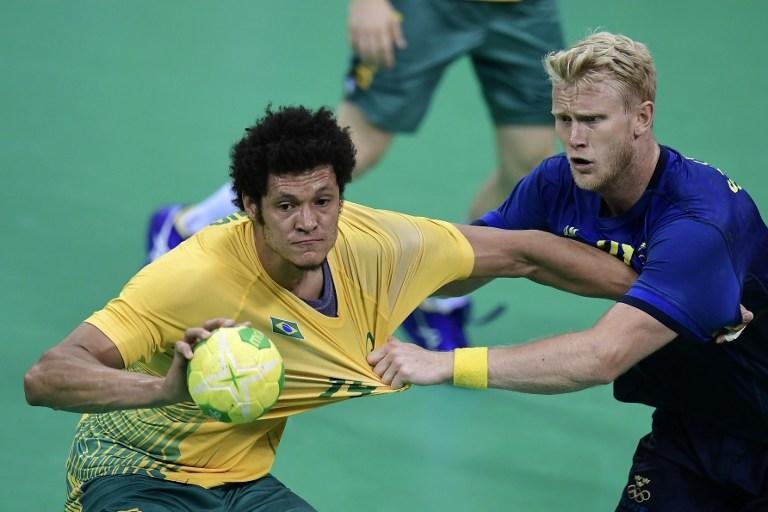 Brasil levou goleada da eliminada Su&eacute;cia no handebol