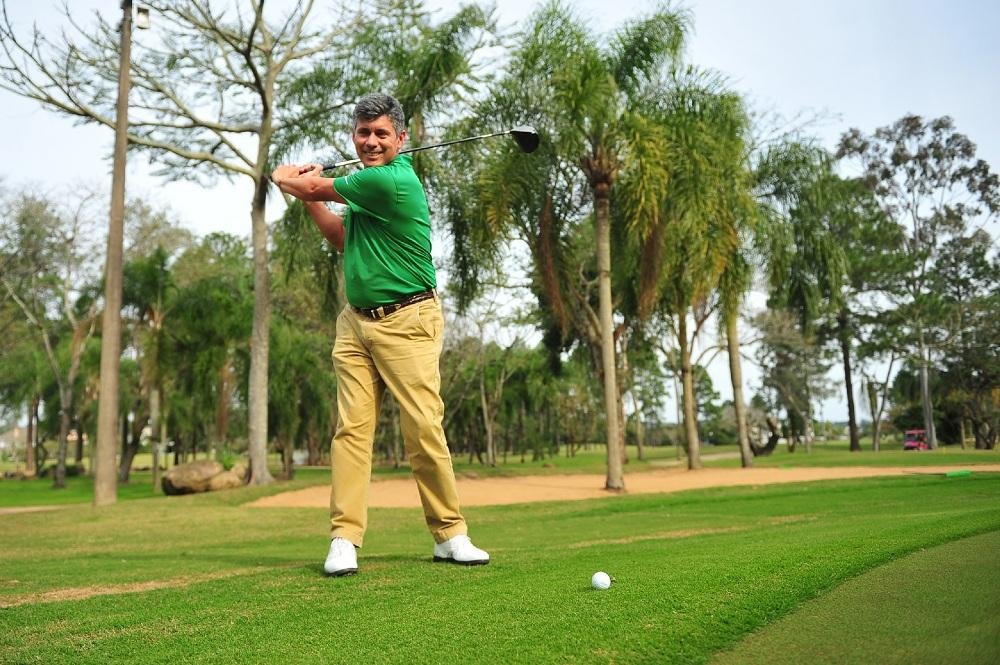 Golfista ga&uacute;cho Adilson da Silva representou o Brasil nas Olimp&iacute;adas e &eacute; padrinho da primeira turma de formandos do projeto Alta Performance