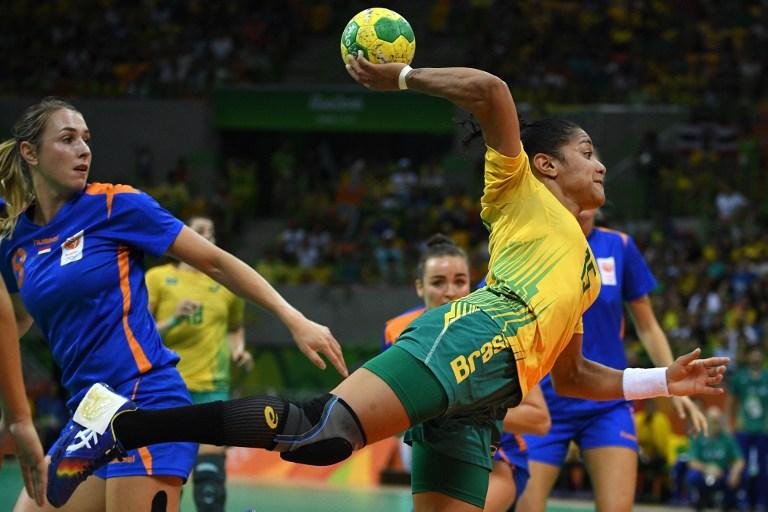 Brasil perde para Holanda e cai nas quartas do handebol feminino