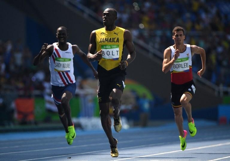 Usain Bolt vence bateria com tranquilidade nos 200m rasos 