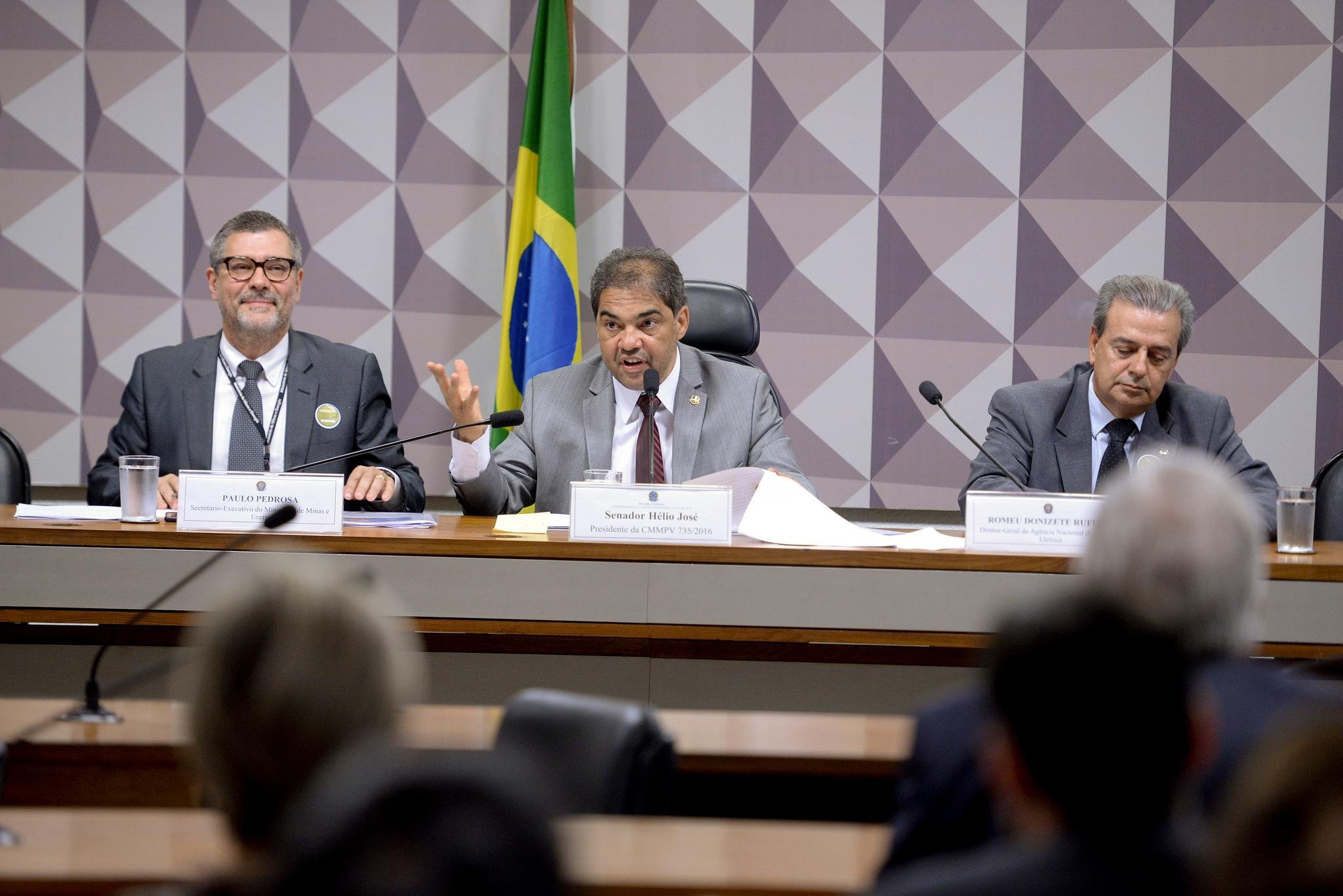Audi&ecirc;ncia p&uacute;blica no Senado discute a Medida Provis&oacute;ria 735
