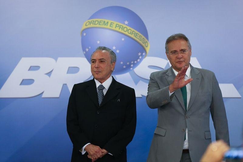 Ap&oacute;s adiar encontro com Dilma, Renan viaja ao Rio com Temer