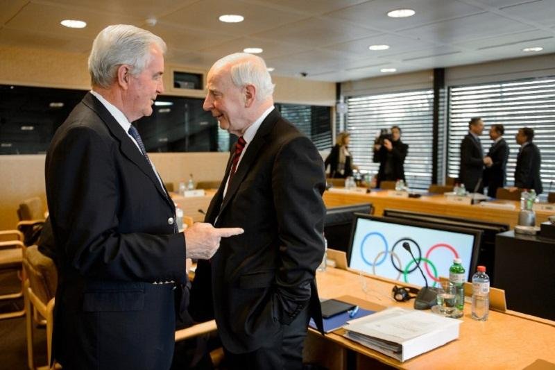 Presidente do Comit&ecirc; Ol&iacute;mpico (direita) da Irlanda &eacute; transferido para pres&iacute;dio no Rio