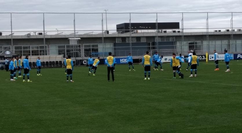 Bola&ntilde;os e Pedro Rocha n&atilde;o treinam e viram d&uacute;vidas no Gr&ecirc;mio 