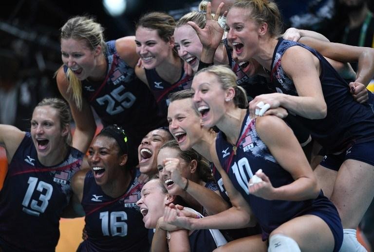 EUA vence Holanda e fica com bronze no v&ocirc;lei feminino