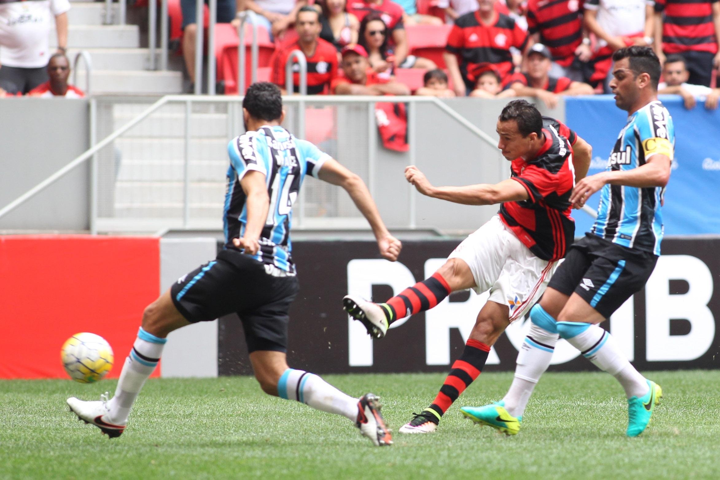 Maicon reclamou da arbitragem ap&oacute;s derrota do Gr&ecirc;mio