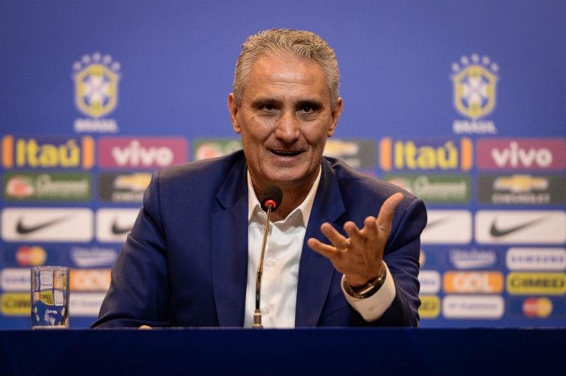 Detalhe impediu convoca&ccedil;&atilde;o de Geromel e Luan, diz Tite 