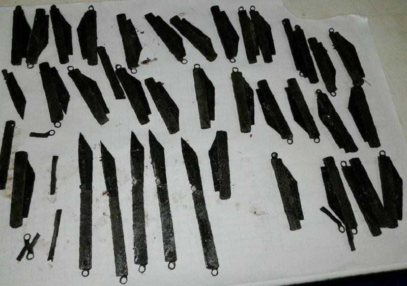 Homem &eacute; operado na &Iacute;ndia depois de ingerir 40 navalhas