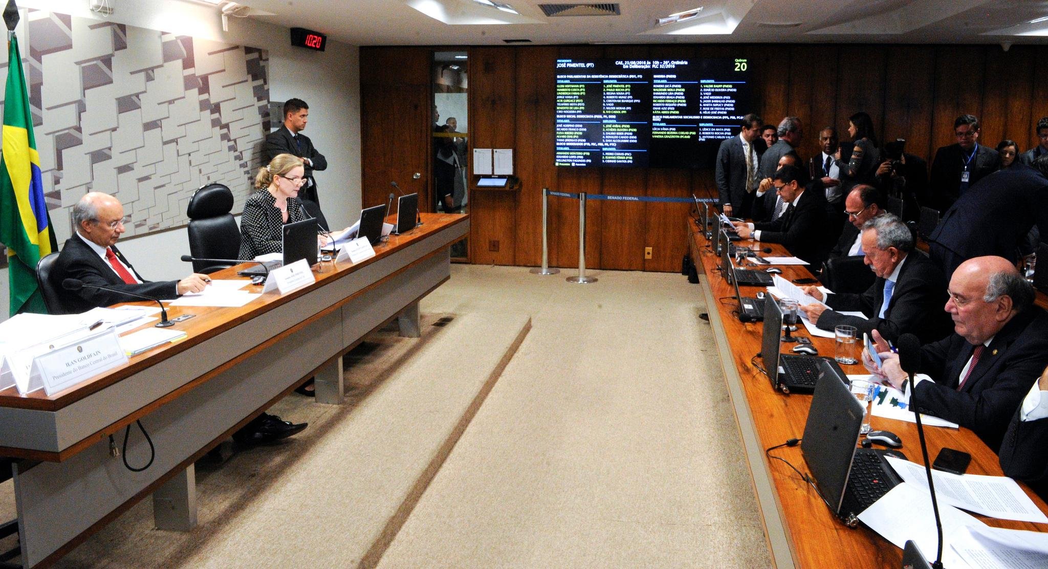 Comiss&atilde;o do Senado concede vista coletiva em projeto sobre reajuste do STF